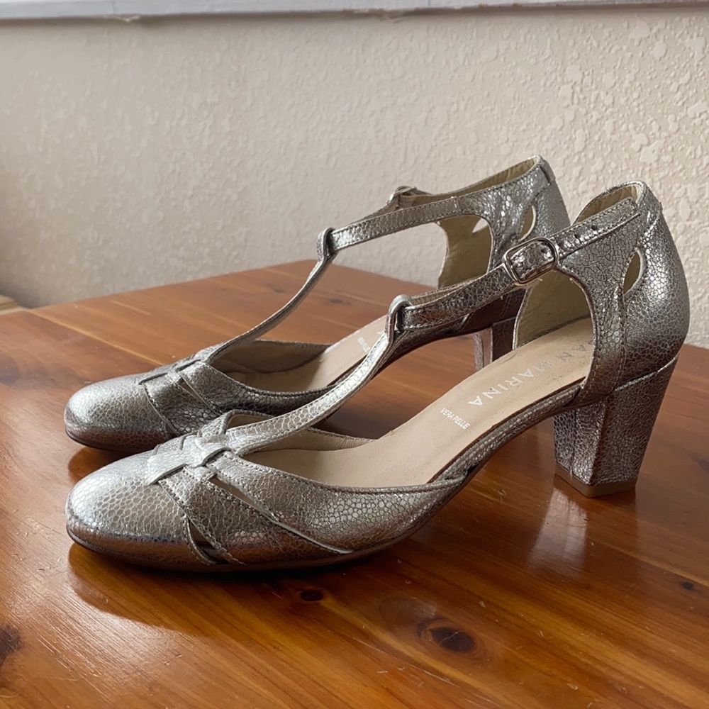 San marine leather silver t-strap heel 6 eu 36